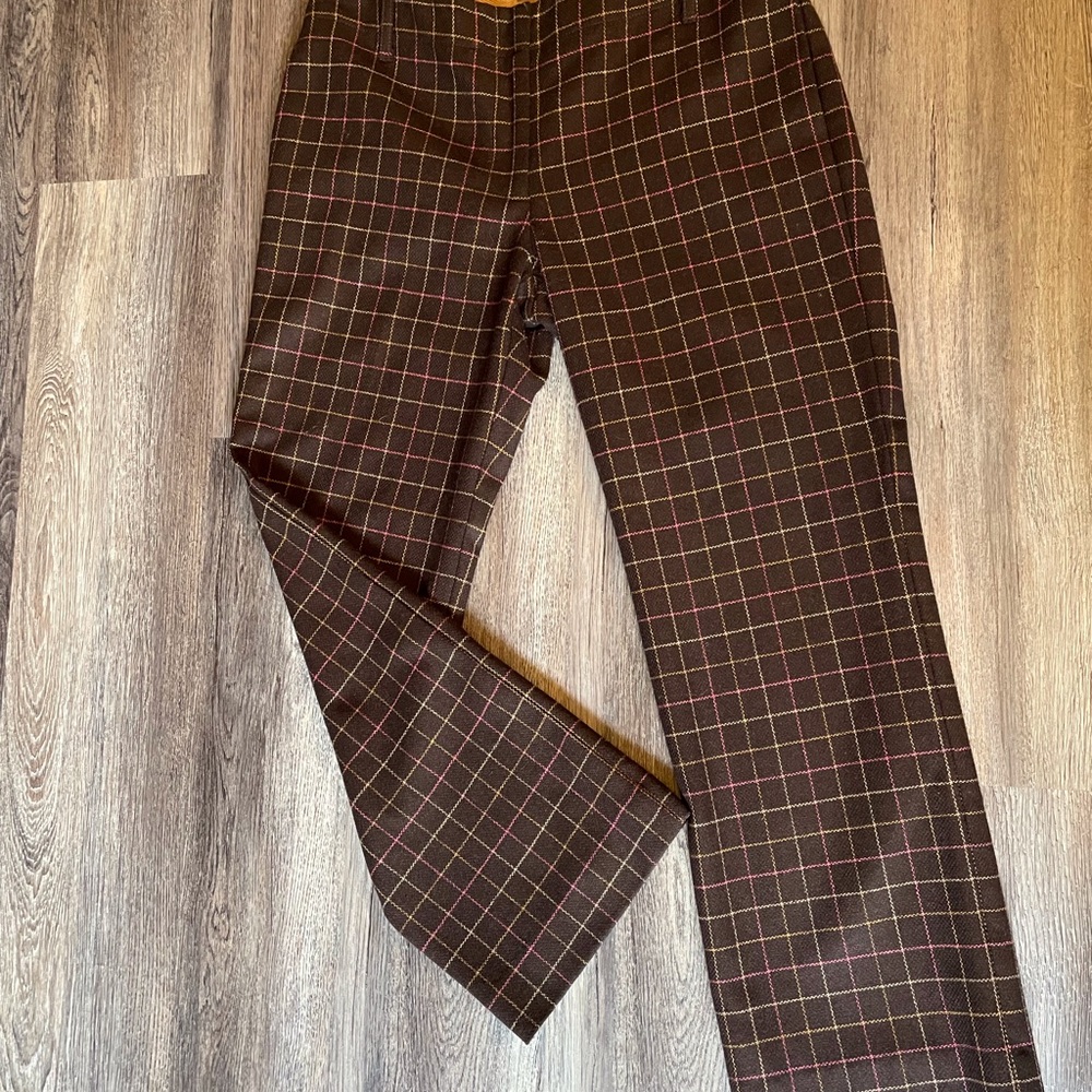 J Crew Classic Size 6 plaid cropped brown wool trousers. Preowned